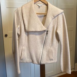 Cabi quilted cropped moto jacket, size small, looks great with jeans